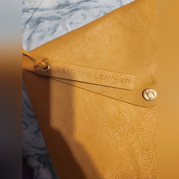 Hotter Crossbody Purse - Picture 5 of 7